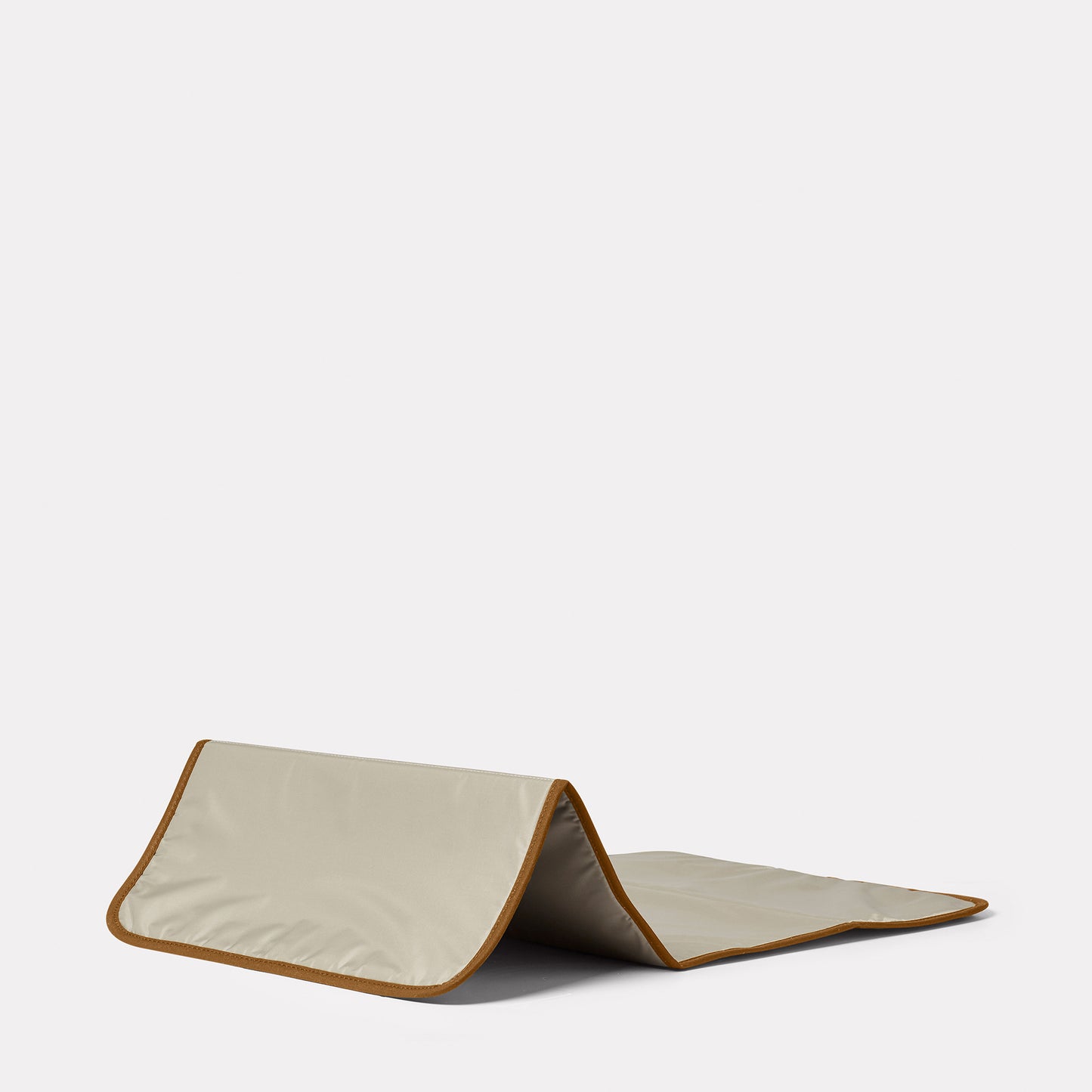Maxi Changing Holdall Bag in Chert