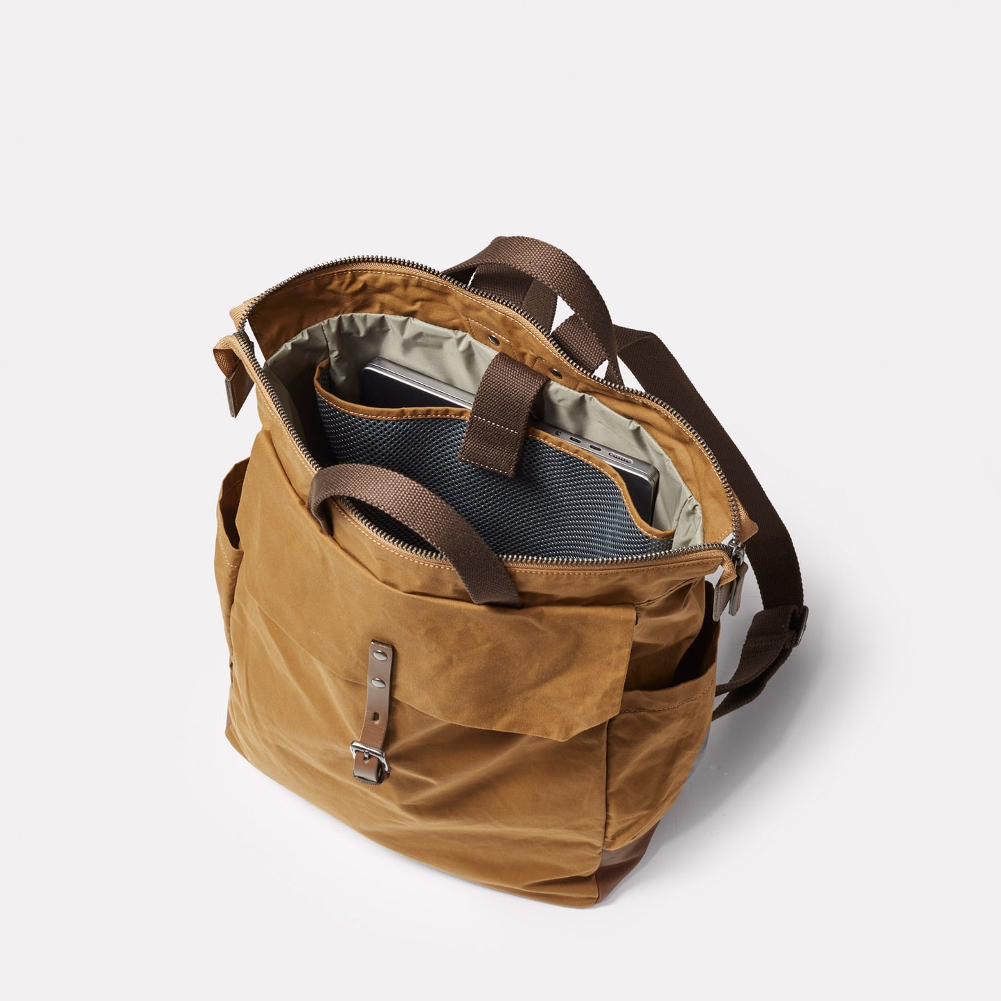 Fin Waxed Cotton Backpack in Chert