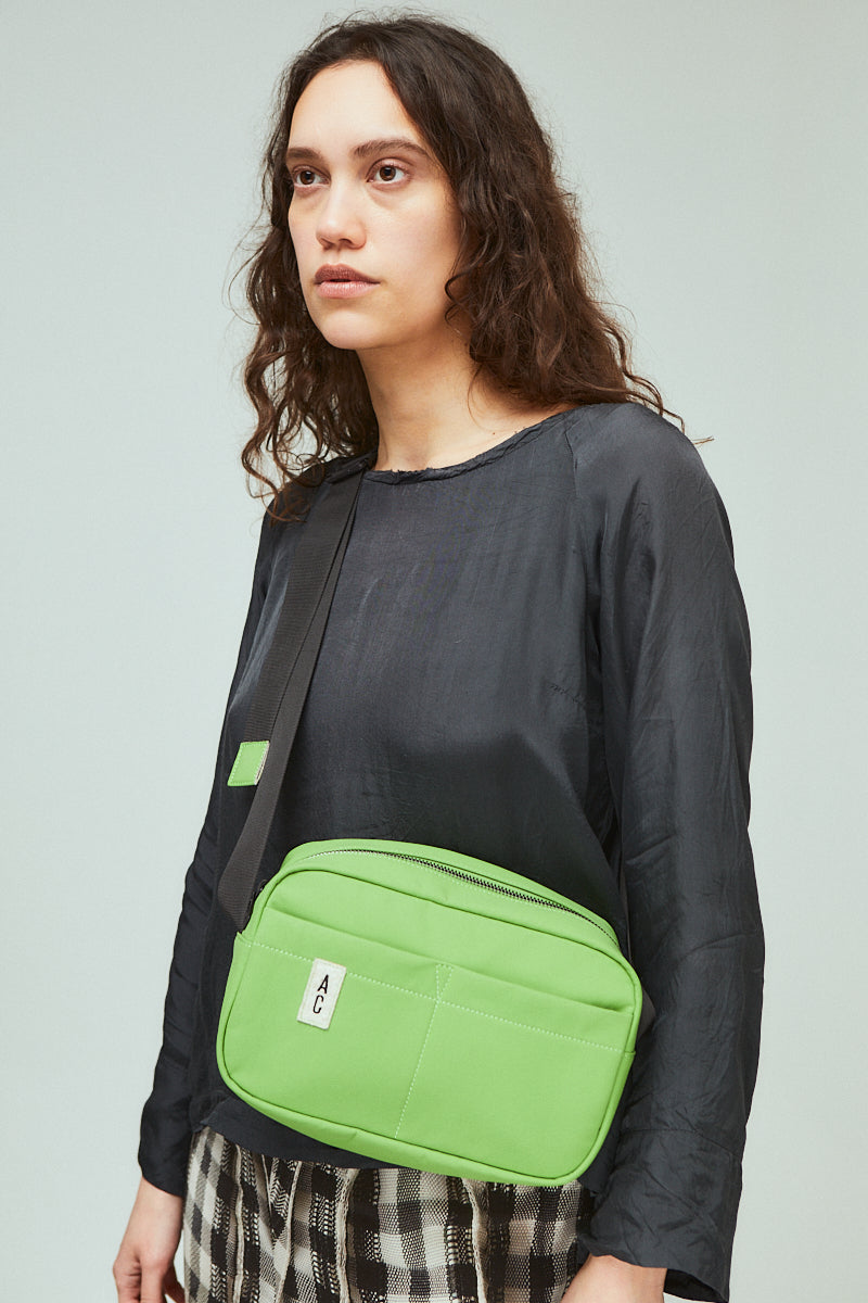 Hinge Hemp Crossbody Bag in Grass