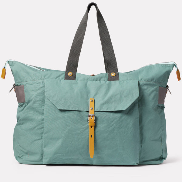 Freddie Waxed Cotton Holdall in Green Front