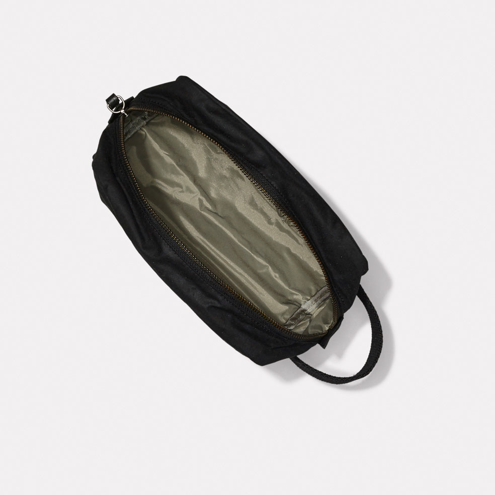 Simon Waxed Cotton Washbag in Black