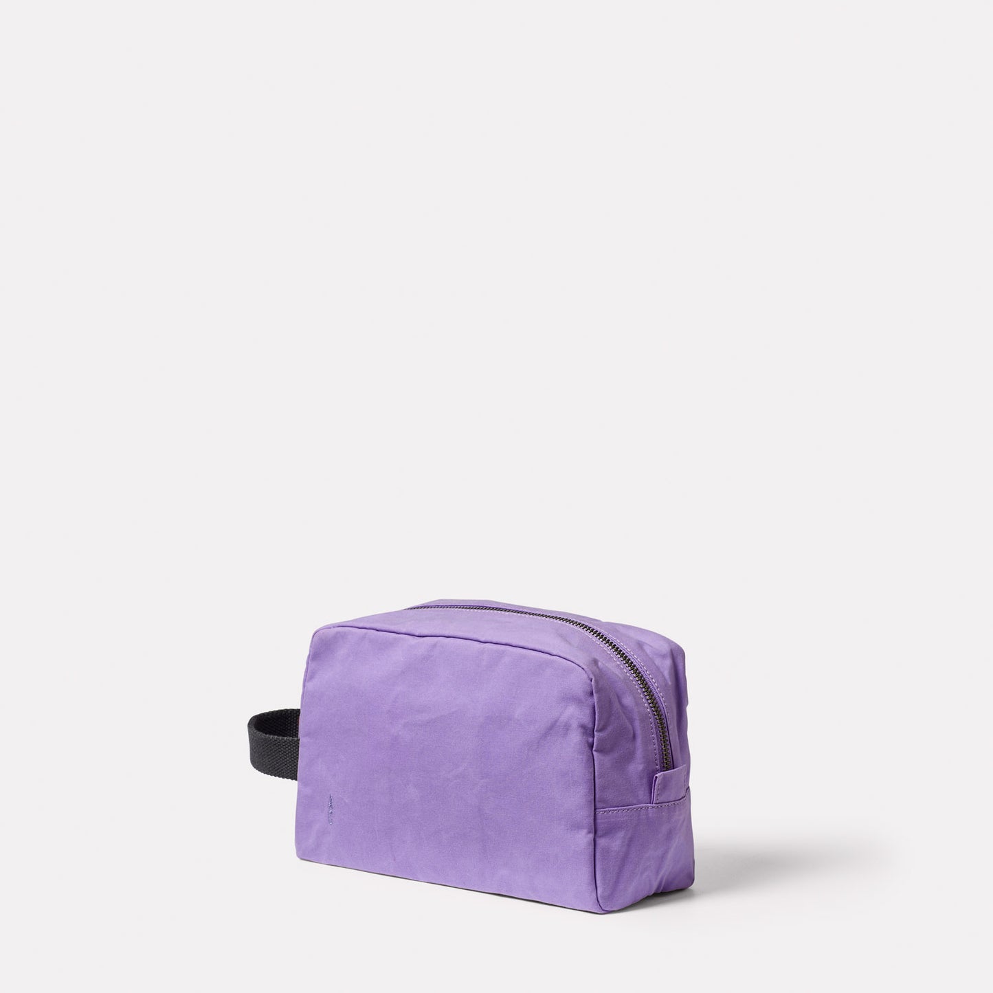 Simon Waxed Cotton Washbag in Lilac