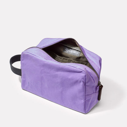 Simon Waxed Cotton Washbag in Lilac