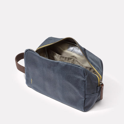 Simon Waxed Cotton Washbag in Steel