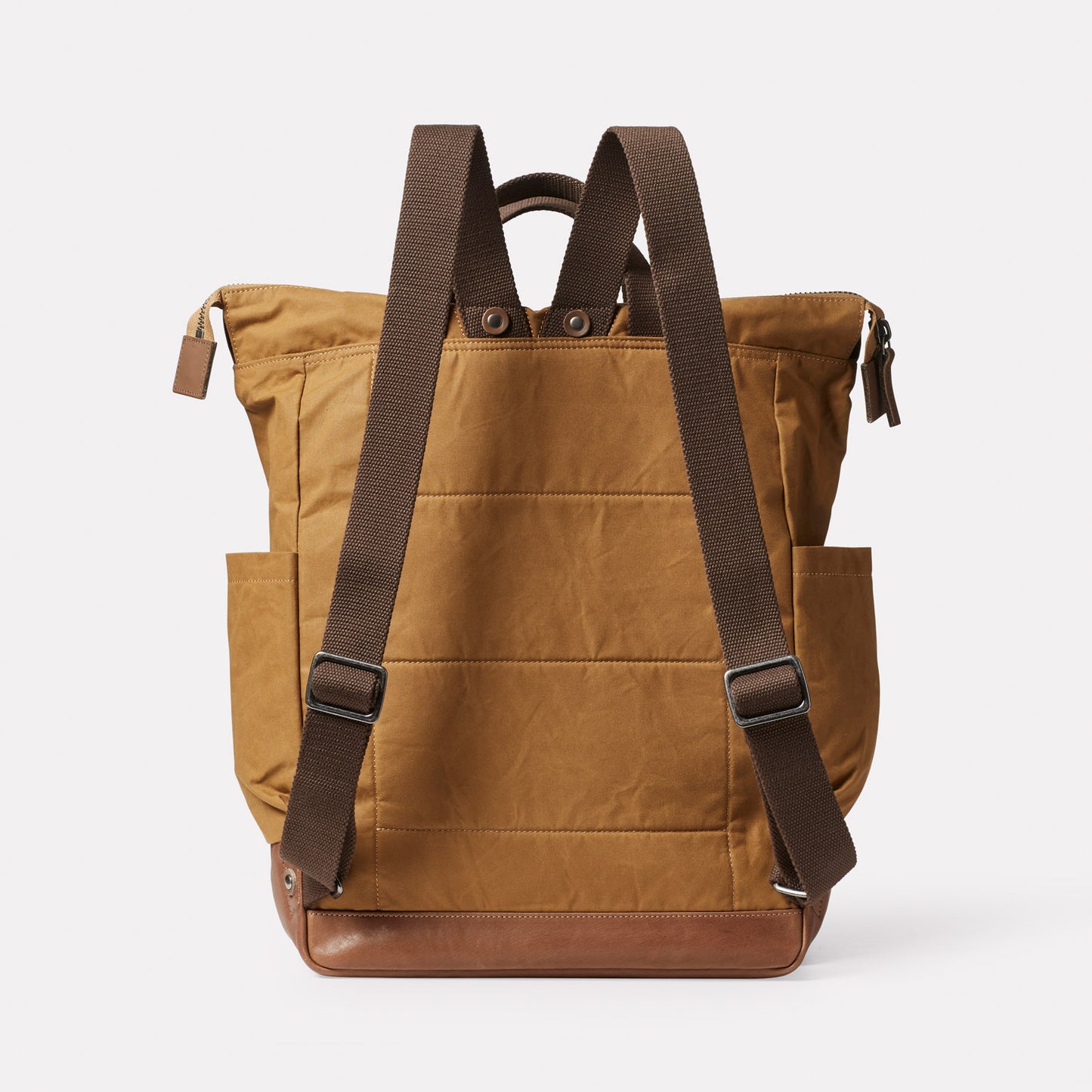 Fin Waxed Cotton Backpack in Chert