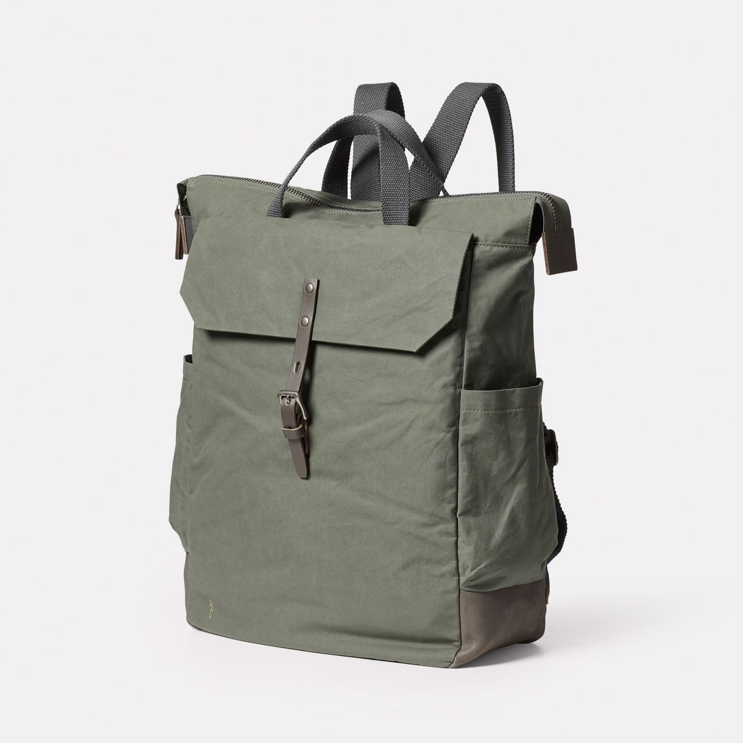 Fin Waxed Cotton Backpack in Olive