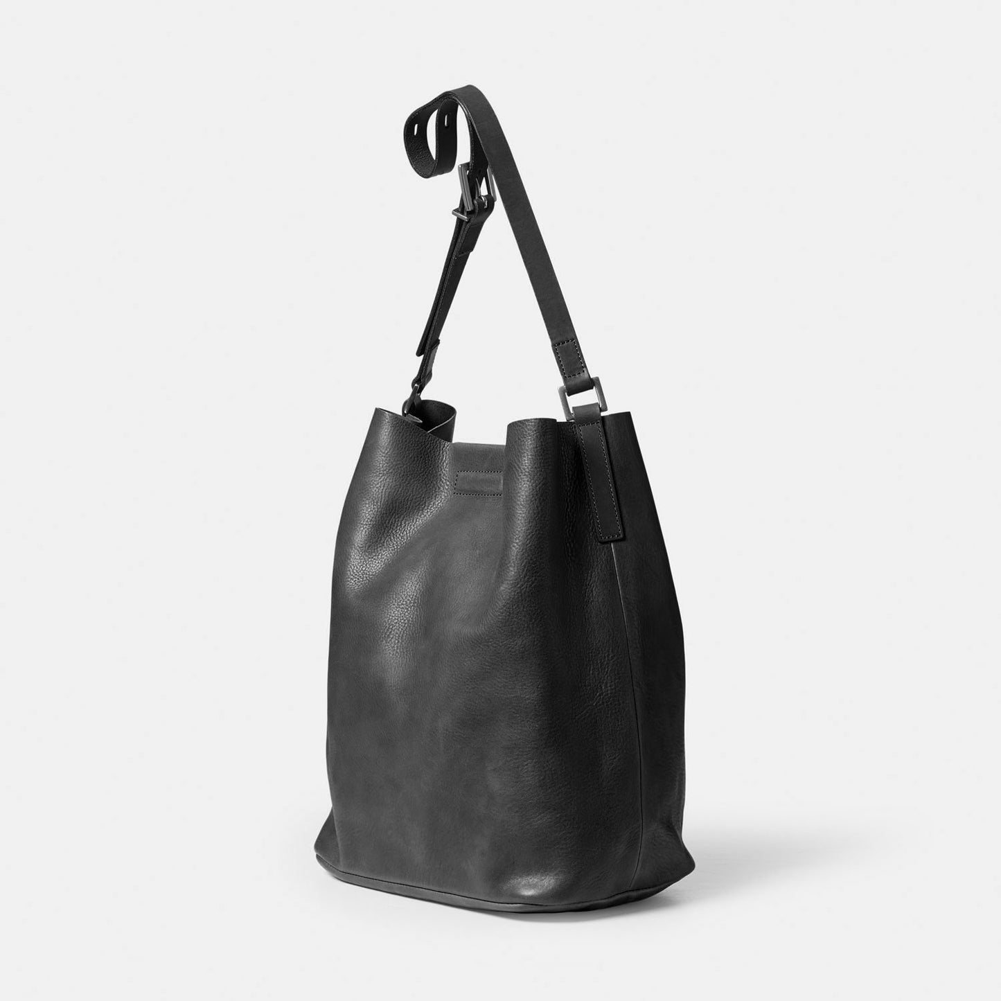 Lloyd Small Calvert Leather Bucket Bag in Black