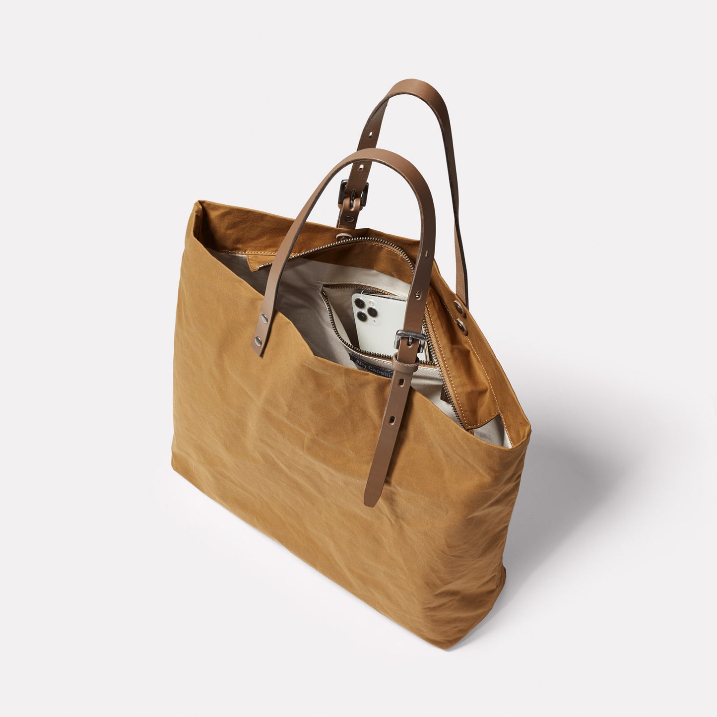 Natalie Waxed Cotton Tote in Chert