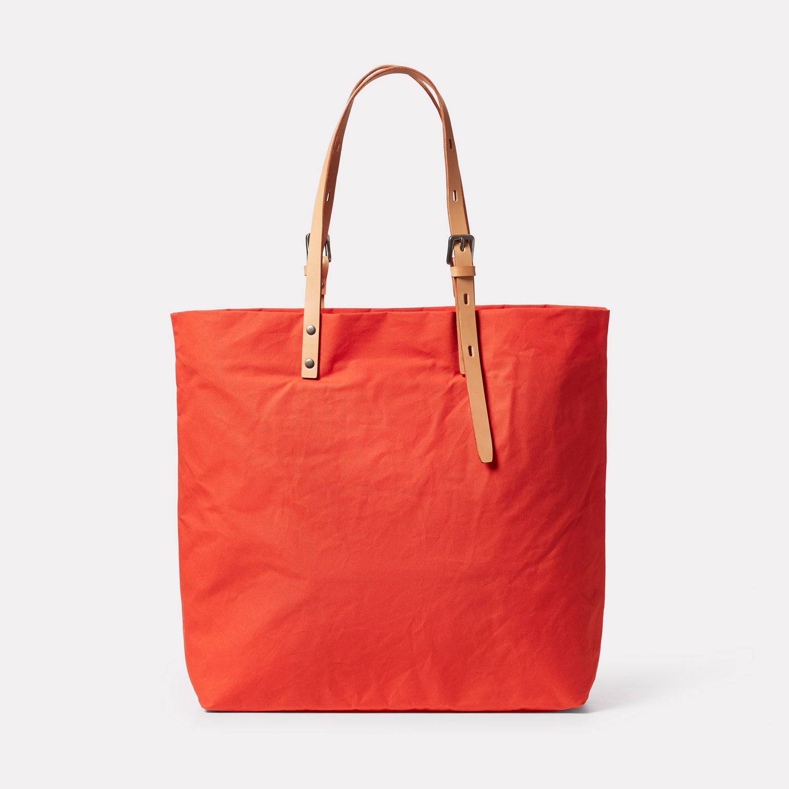 Natalie Waxed Cotton Tote in Lava