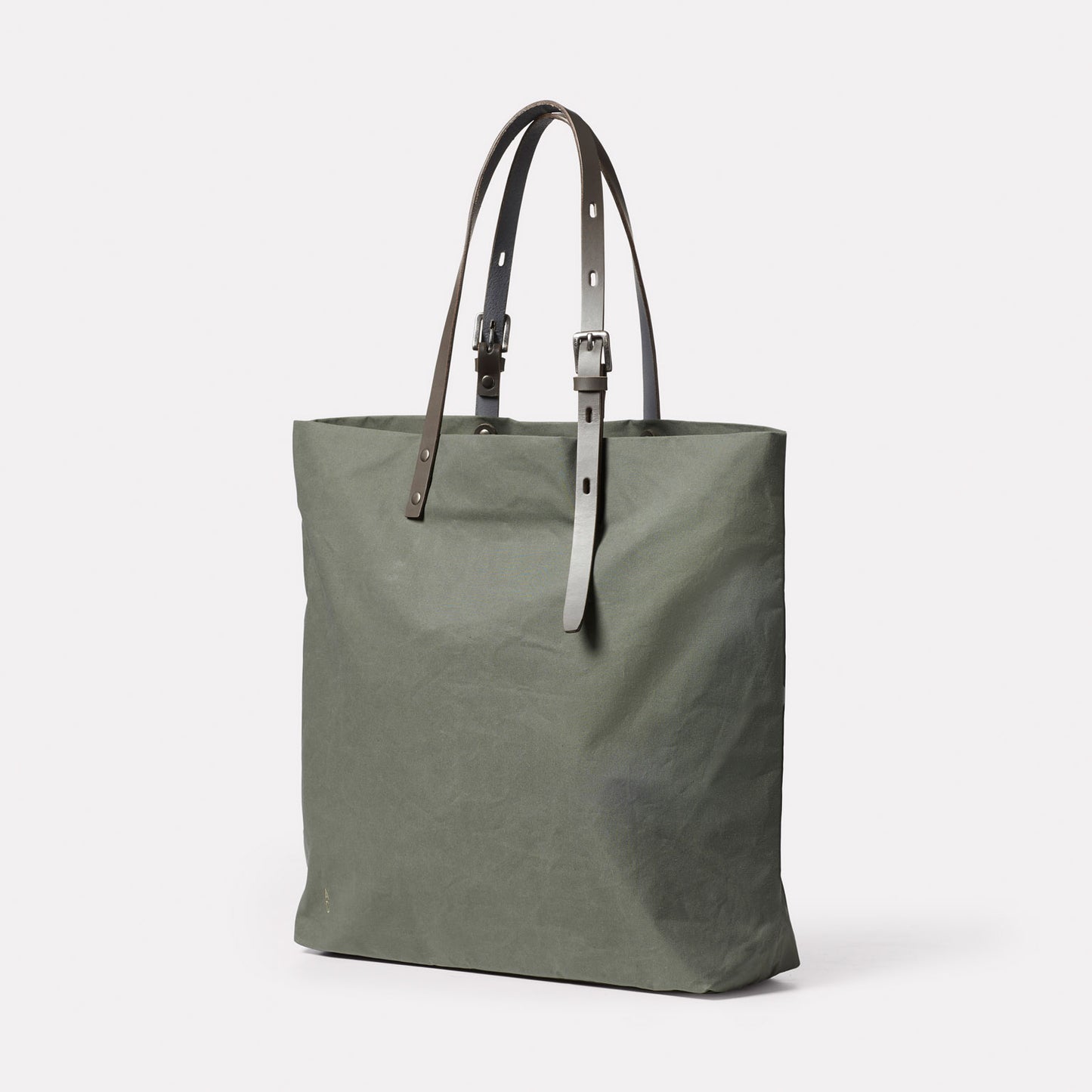 Natalie Waxed Cotton Tote in Olive