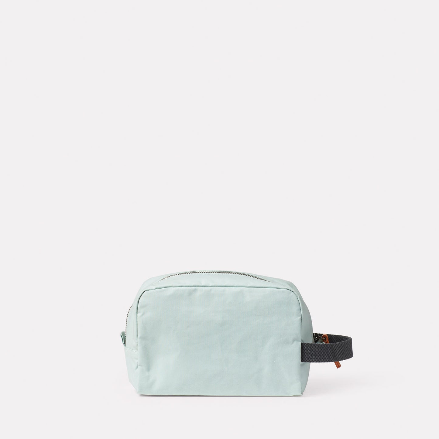 Simon Waxed Cotton Washbag in Iceberg