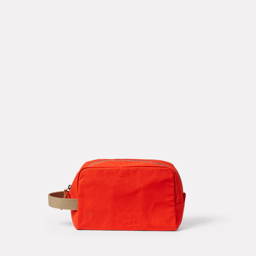 Simon Waxed Cotton Washbag in Lava
