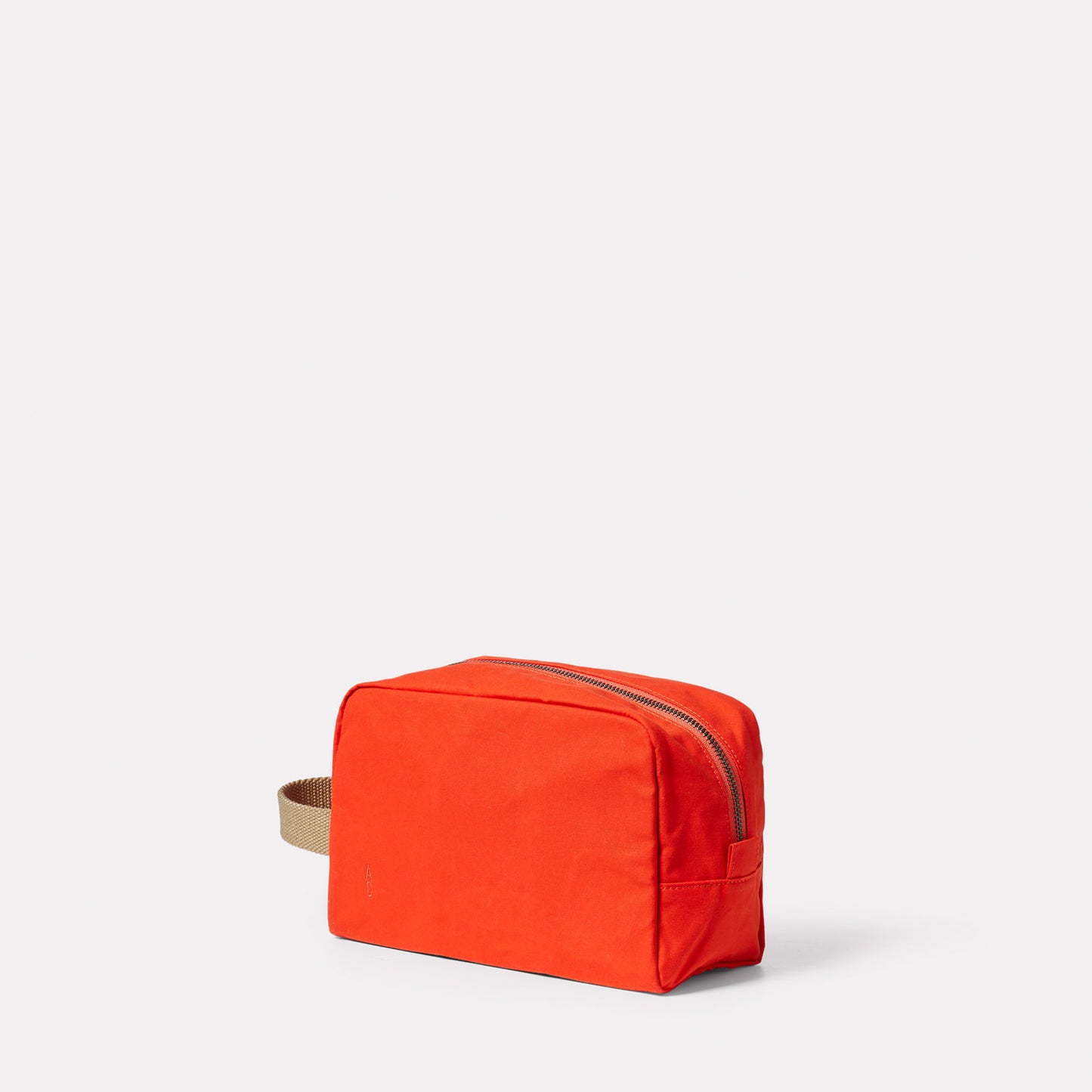 Simon Waxed Cotton Washbag in Lava