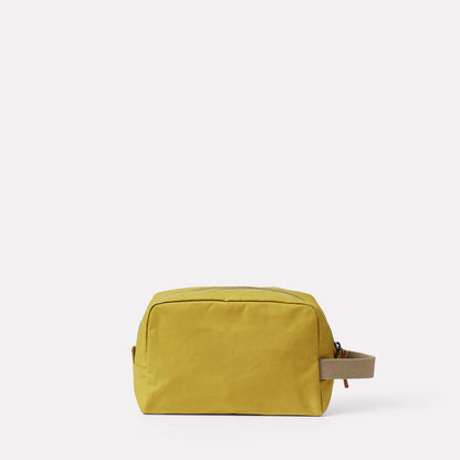 Simon Waxed Cotton Washbag in Sulfur