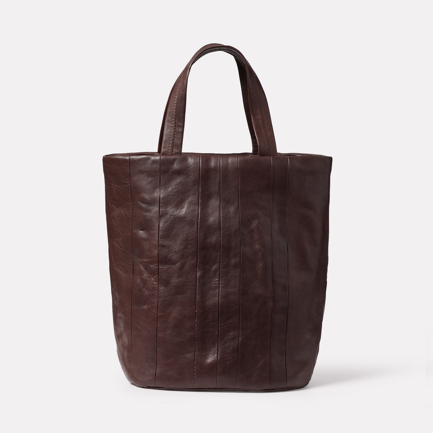 Bobby British Pasture Leather Bucket Bag in Bog