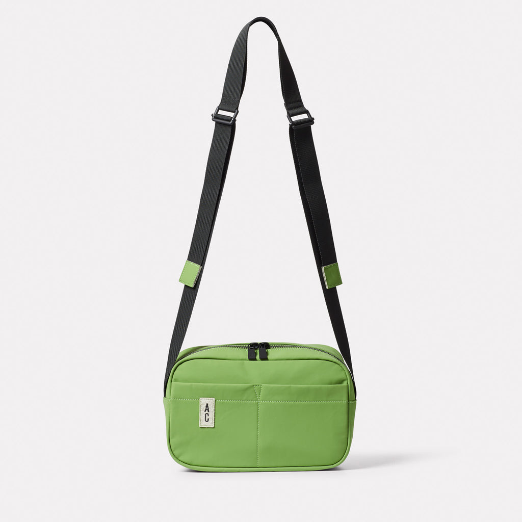 Hinge Hemp Crossbody Bag in Grass