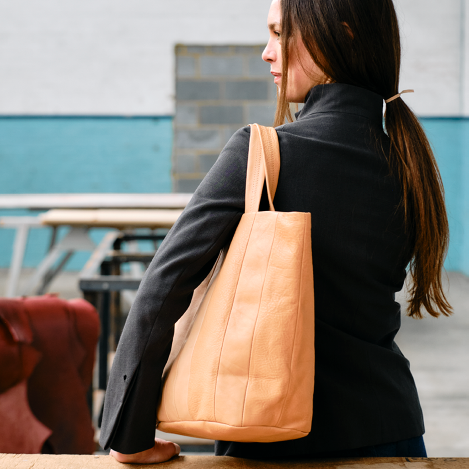 Bobby British Pasture Leather Bucket Bag in Natural