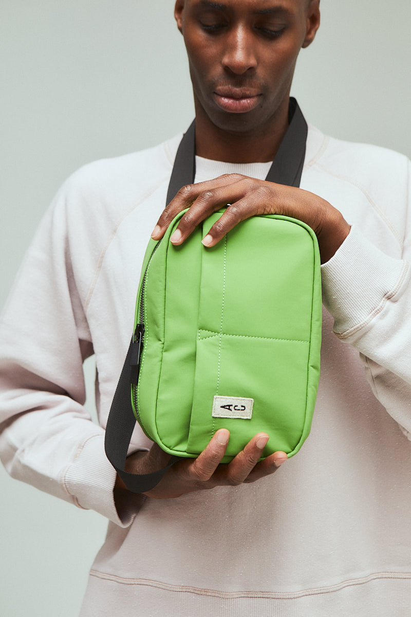 Hinge Hemp Crossbody Bag in Grass