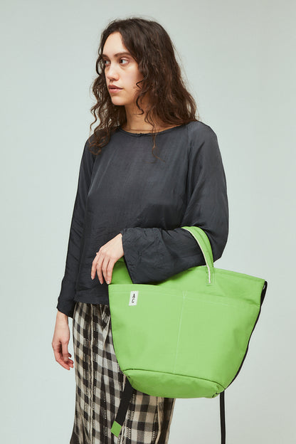 Hadley Hemp Crossbody Bucket Bag in Grass