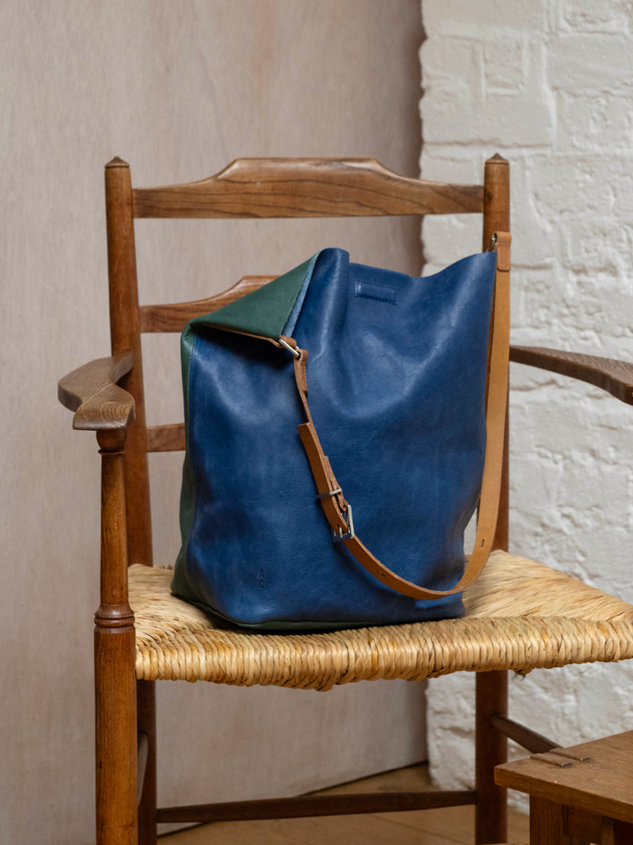 Lloyd Large Ebor Leather Bucket Bag in Blue/Green