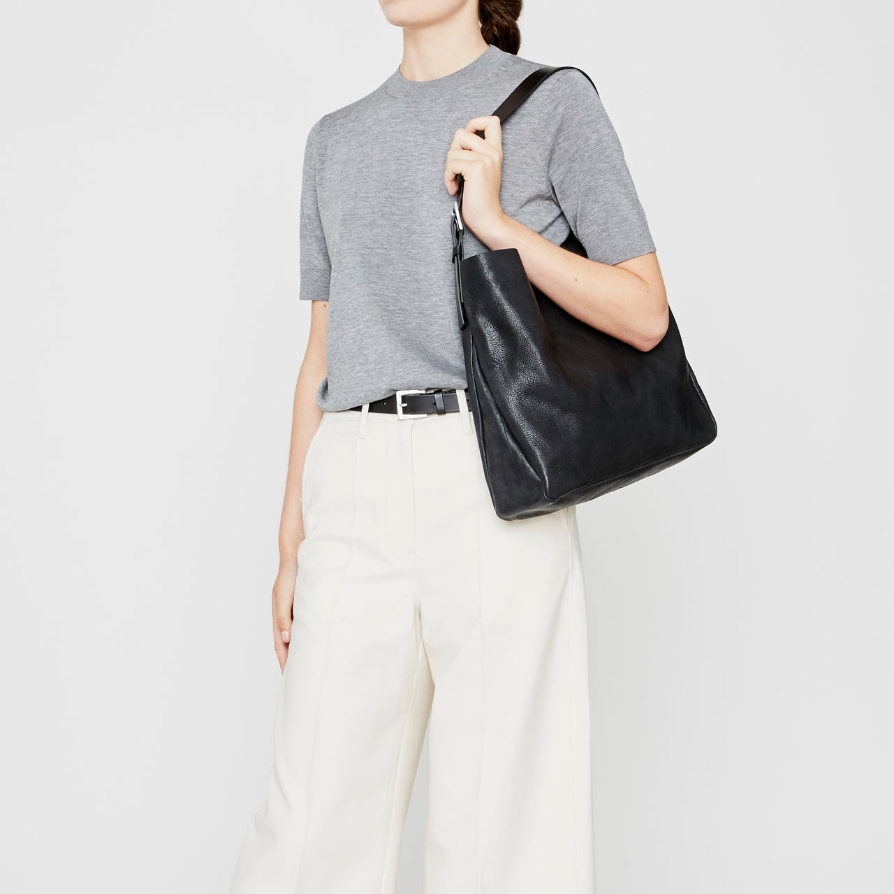 Cleve Calvert Leather Shoulder Bag in Black
