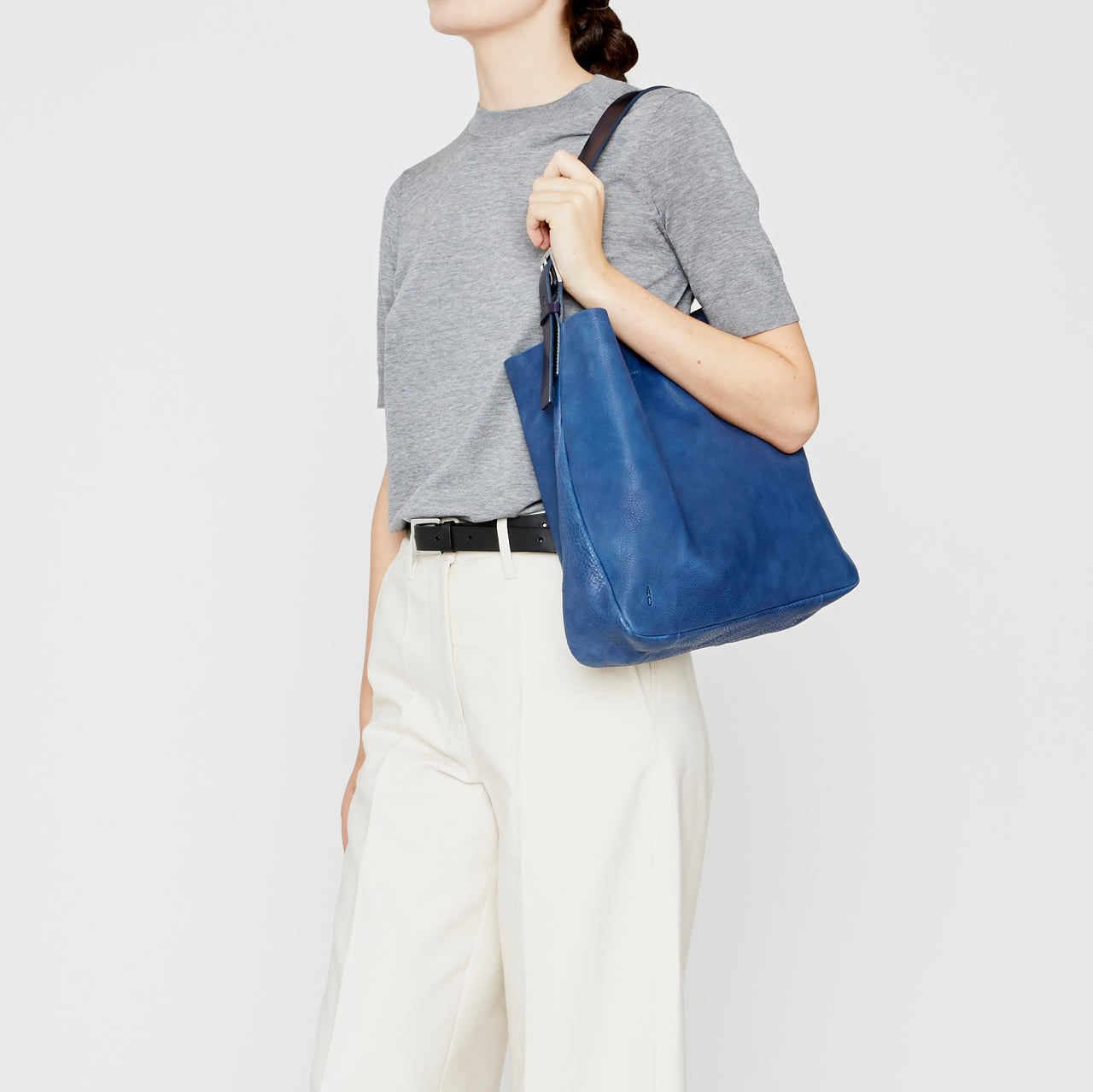 Cleve Calvert Leather Shoulder Bag in Navy