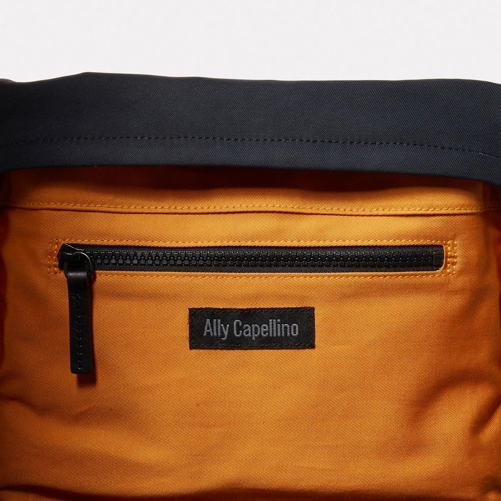 Brin Granular City Bodybag in Midnight