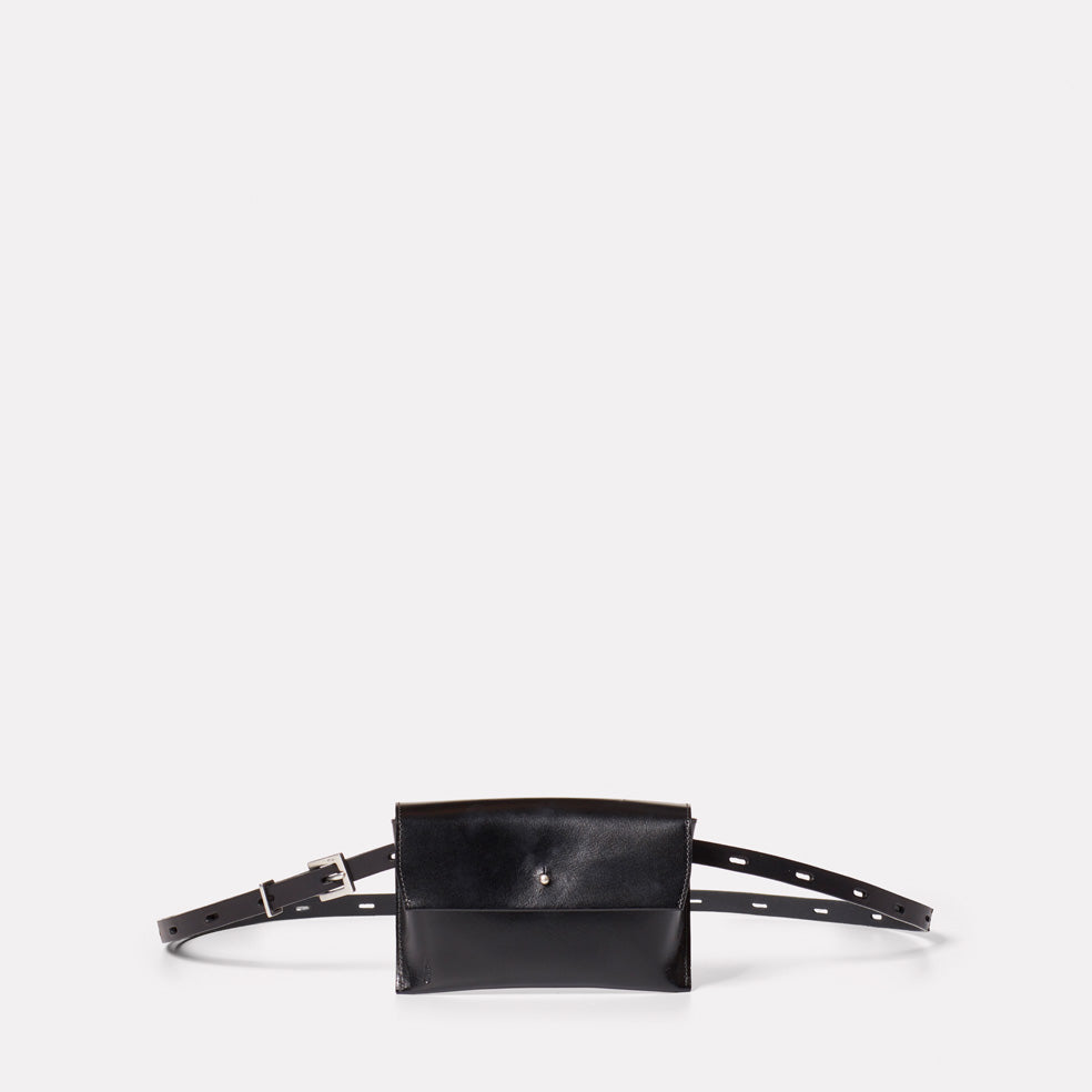 Hild Purse on a Belt in Black