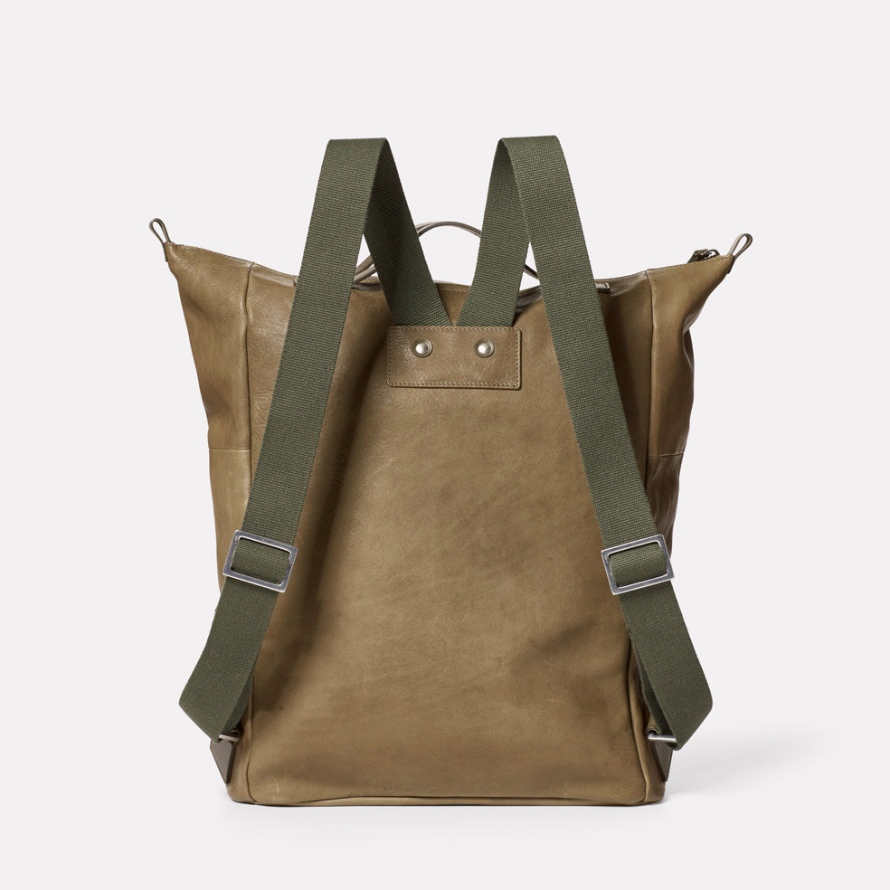 Hoy Leather Backpack in Moss