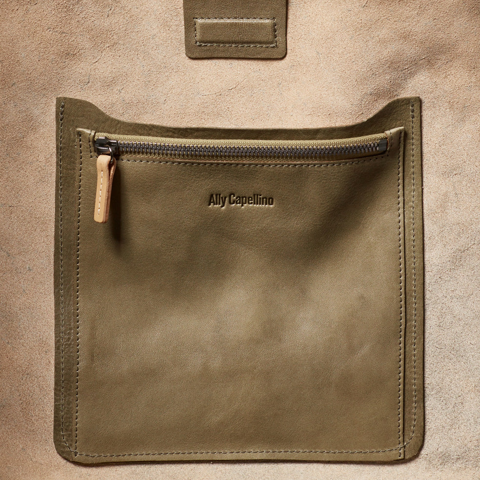 Lloyd Small Calvert Leather Bucket Bag in Moss