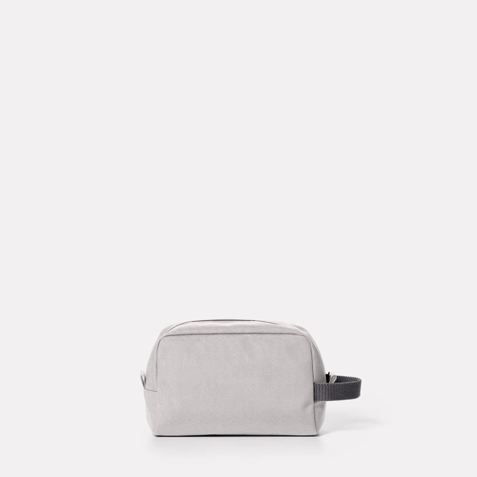 Simon Travel And Cycle Washbag in Wolf