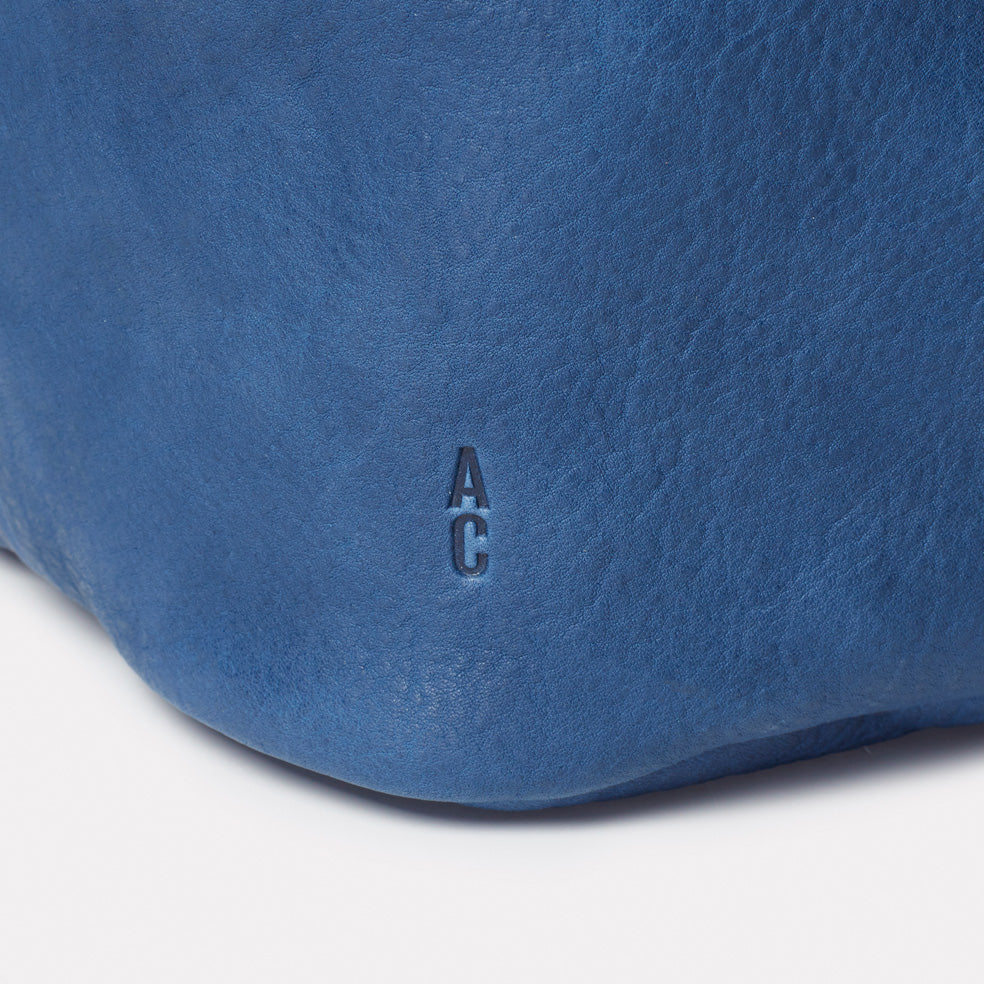 Lloyd Calvert Leather Bucket Bag in Navy