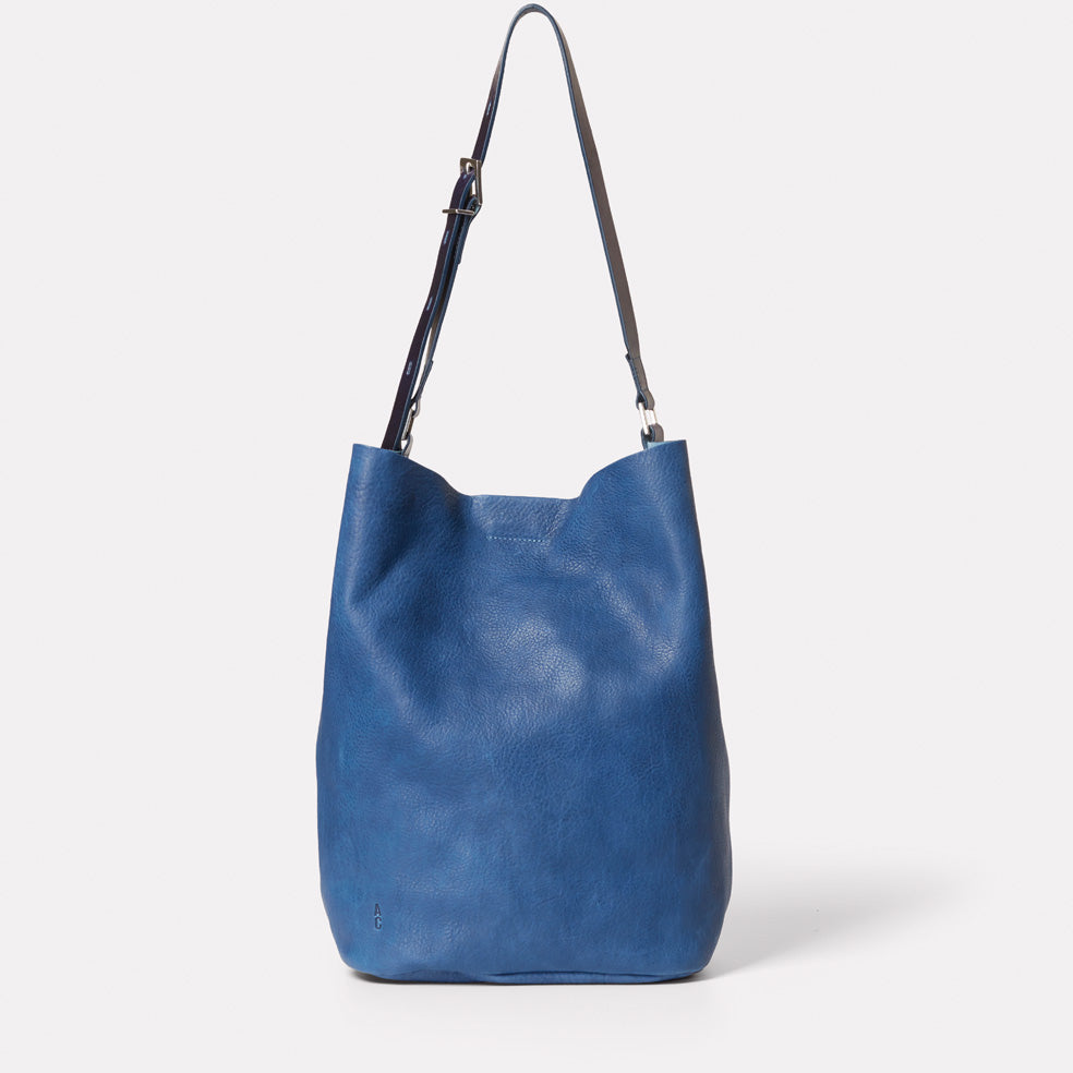 Lloyd Calvert Leather Bucket Bag in Navy