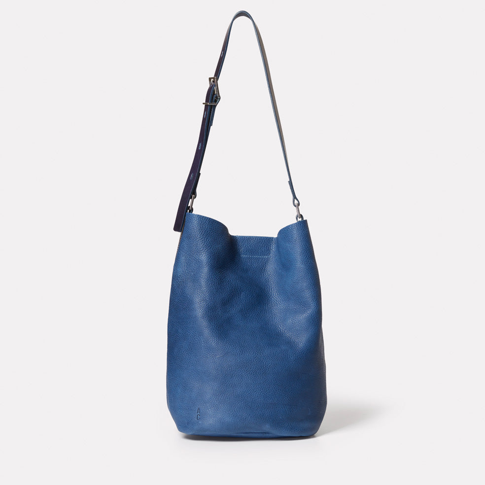 Lloyd Small Calvert Leather Bucket Bag in Navy