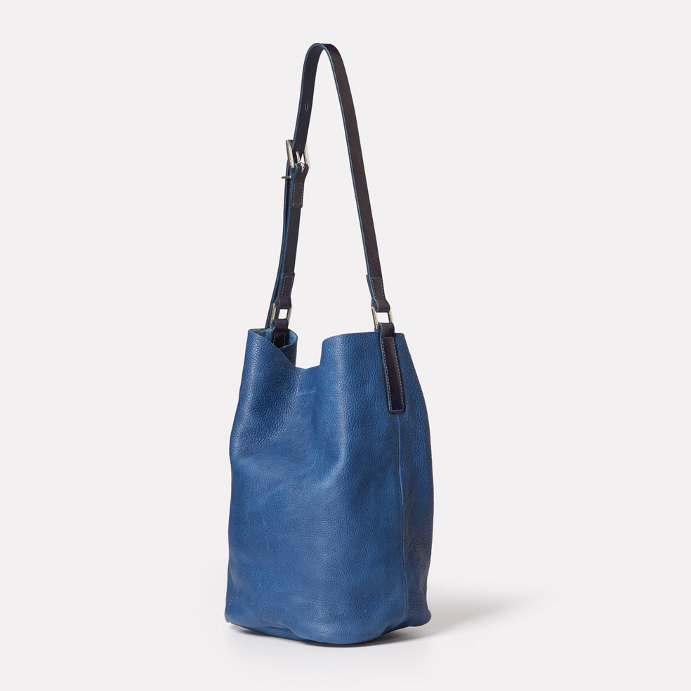 Lloyd Small Calvert Leather Bucket Bag in Navy