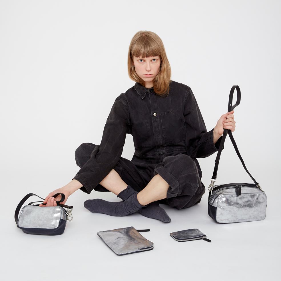 Ginger Leather Crossbody Bag in Silver Navy Ally Capellino