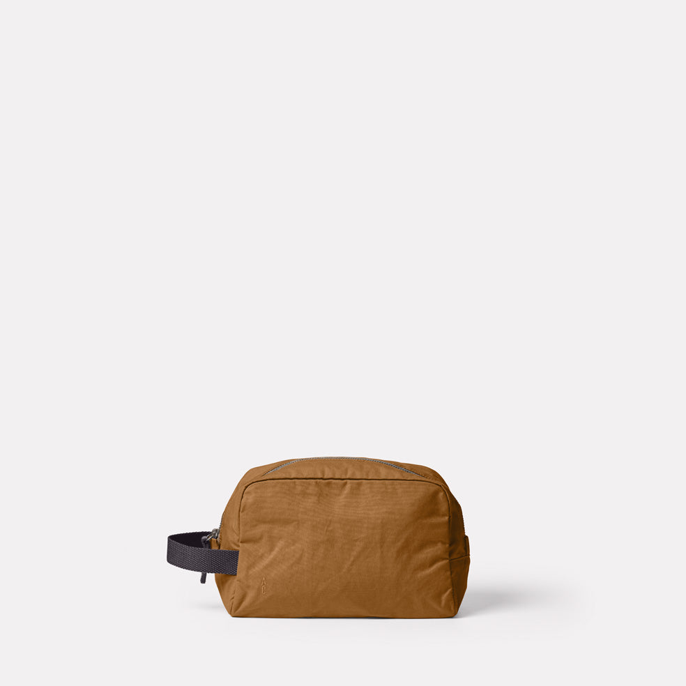 Simon Waxed Cotton Washbag in Breen
