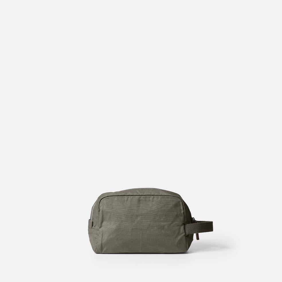 Simon Waxed Cotton Washbag in Army Green