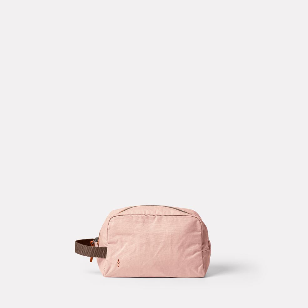 Simon Waxed Cotton Washbag in Light Pink