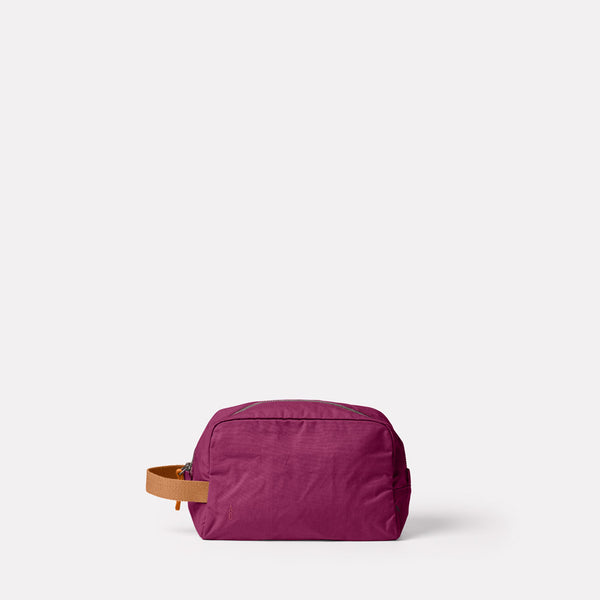 Simon Waxed Cotton Washbag in Plum Front