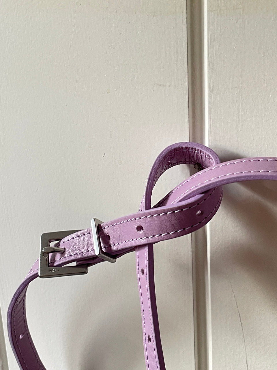 Etty Slim Leather Belt in Lilac
