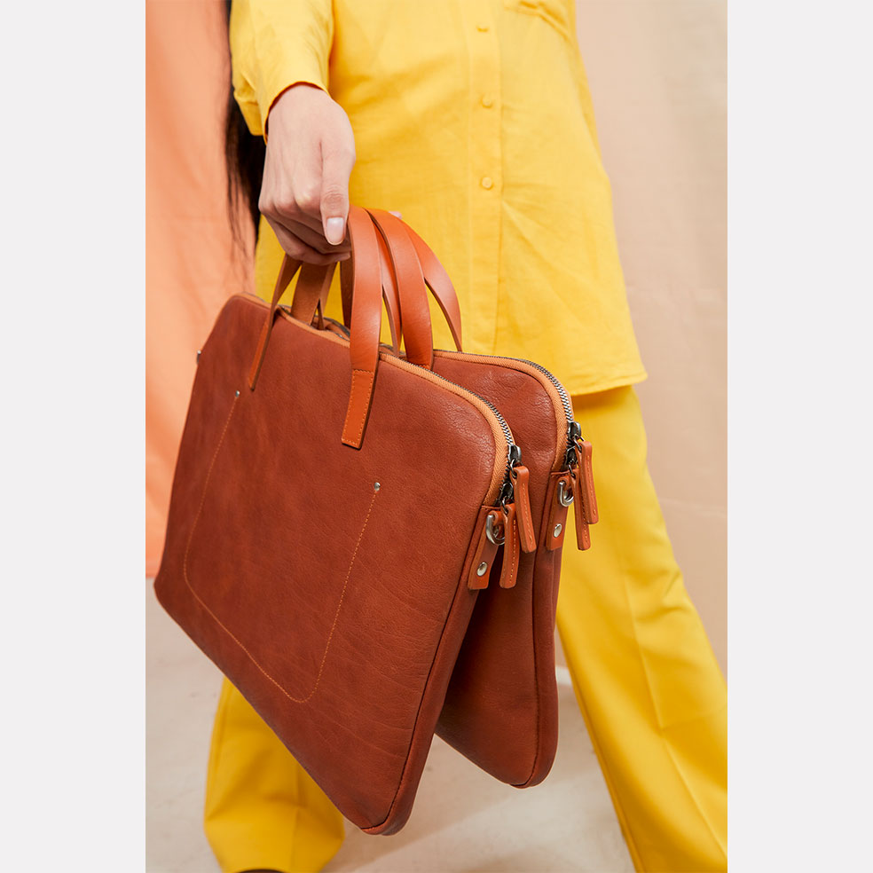 Marcus Calvert Leather Folio Bag in Redwood